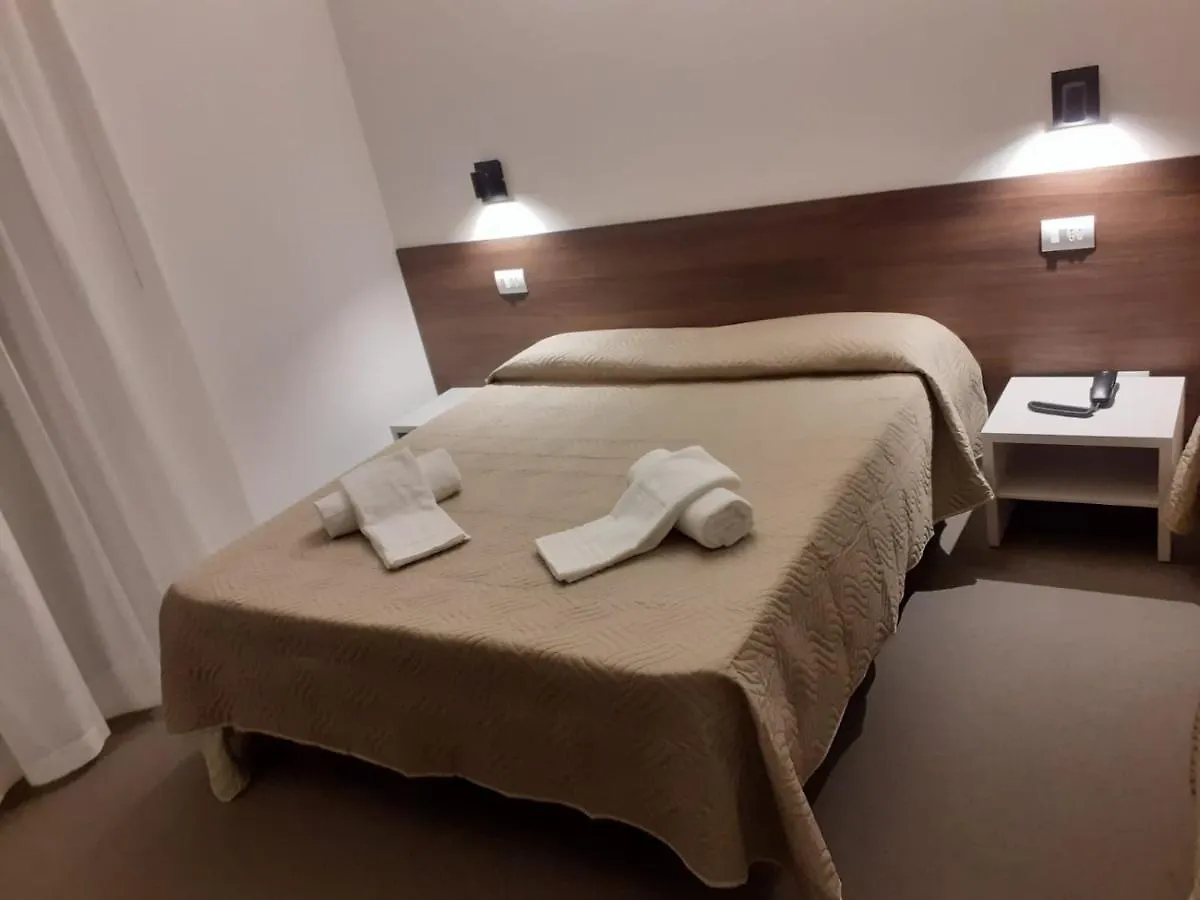 Hotel Lux B&B Milano Marittima